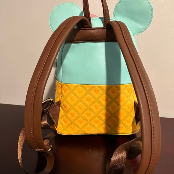 Loungefly Minnie Ice Cream bag - Picture 4 of 6